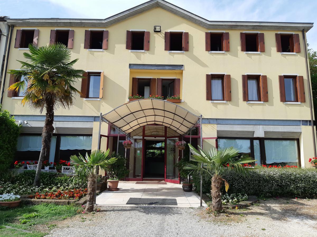 La Staffa Hotel Liedolo Екстериор снимка